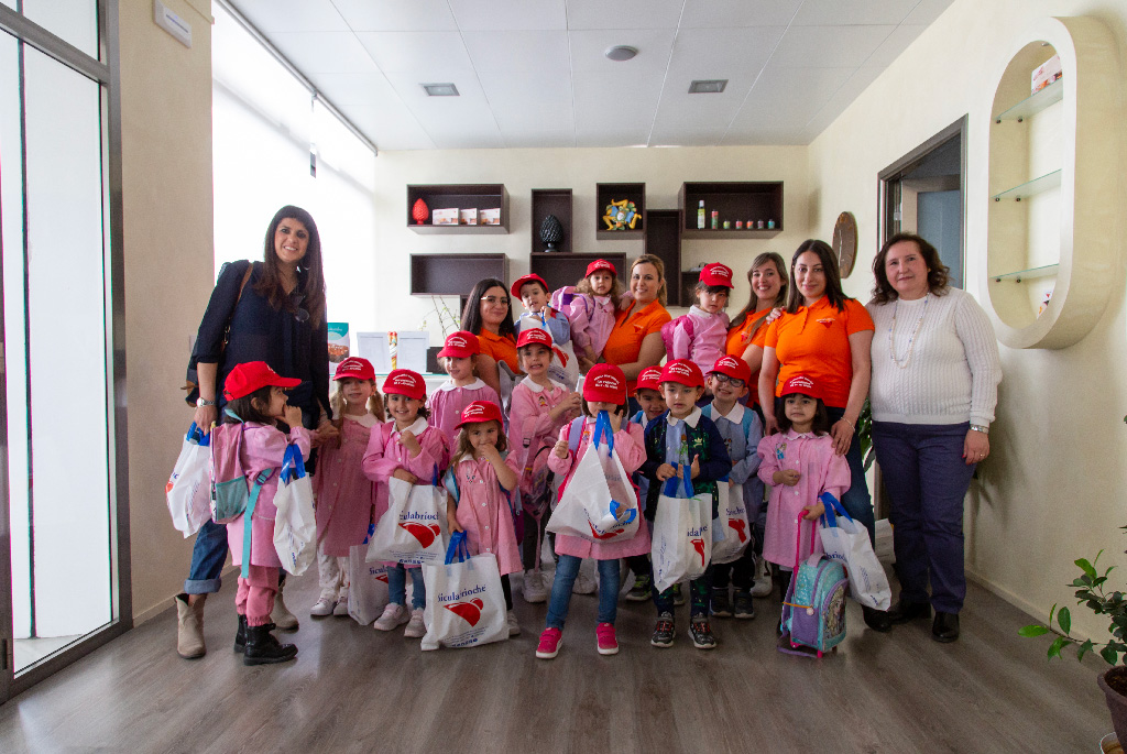 Bambini della scuola dell&rsquo;infanzia maestri pasticcieri per un giorno con Siculabriosce